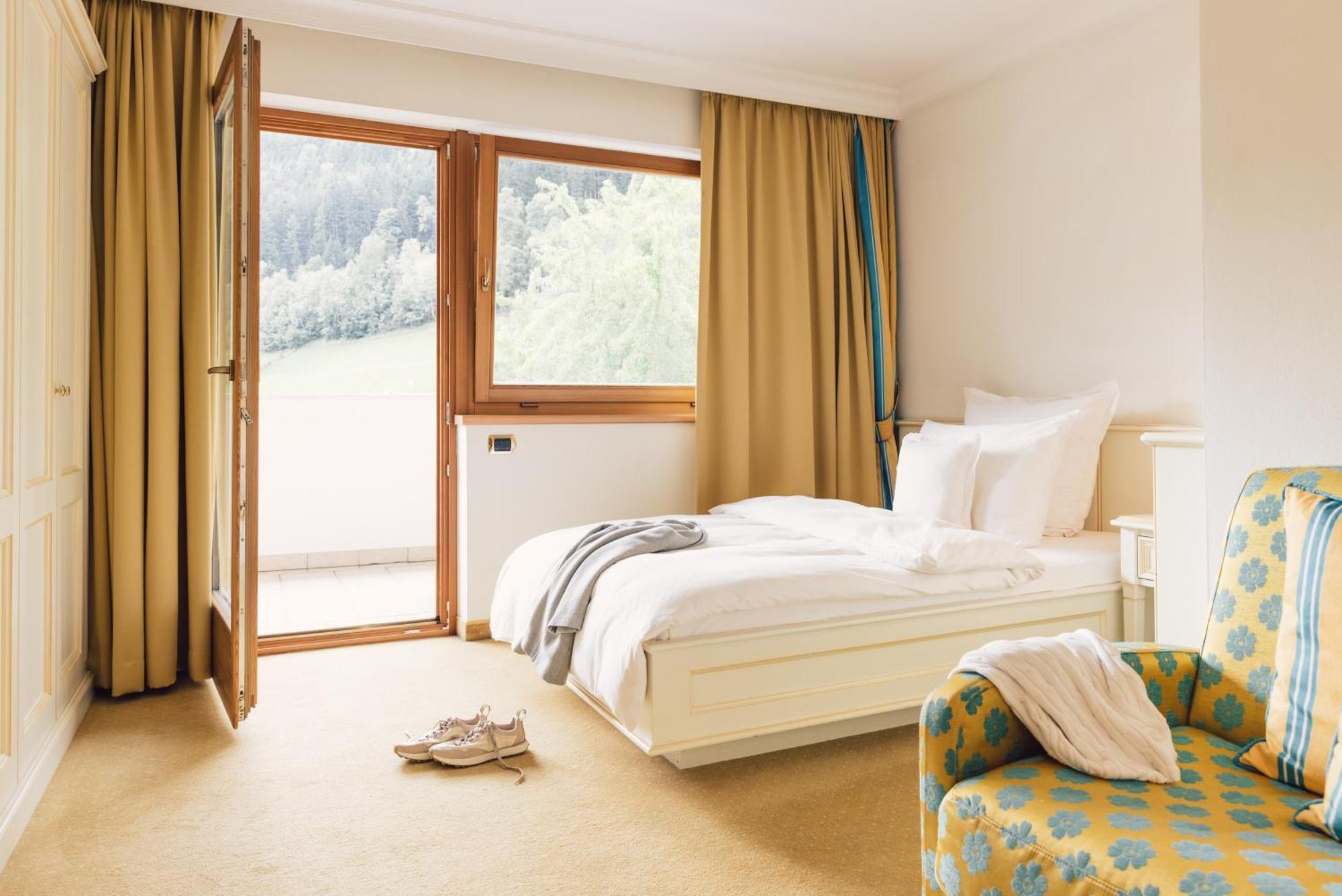 Alpenpalace Luxury Hideaway & Spa Retreat Luttach Zimmer foto